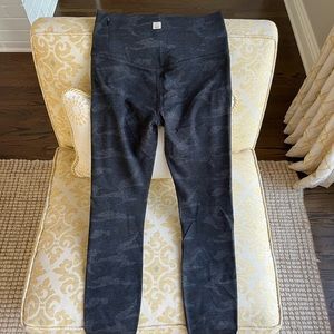 Vuori Camo Clean Elevation Legging small